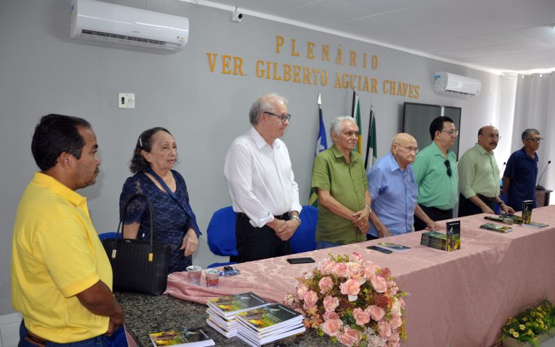 Lançamento do livro "Doutor Sanfoneiro" em Esperantina/Imagens: Isael Castro